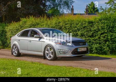 2013 Silver Ford Mondeo 1997cc Diesel 6 Speed H arrivo a Worden Park Motor Village per il Leyland Festival, Regno Unito Foto Stock