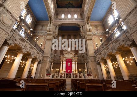 ROMA, ITALIA - 10 DICEMBRE 2021: La Grande Sinagoga di Roma. Anche se la comunità ebraica di Roma risale al 2nd secolo a.C., l'attuale sinago Foto Stock