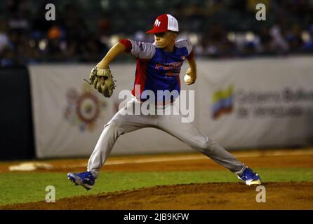 Valencia, Carabobo, Venezuela. 3rd giugno 2022. Giugno 03, 2022. Puerto Rico Pitchers nel campionato pre-mondiale di baseball U15. Partecipano anche Colombia, Panama, Porto Rico, Repubblica Dominicana e Cuba. Il campionato si svolge allo stadio Jose Perez Colmenares nella città di Valencia, stato di Carabobo, Venezuela. Foto: Juan Carlos Hernandez (Credit Image: © Juan Carlos Hernandez/ZUMA Press Wire) Foto Stock