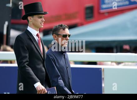 Jockey Frankie Dettori il giorno del Derby durante il Cazoo Derby Festival 2022 all'ippodromo di Epsom, Surrey. Data foto: Sabato 4 giugno 2022. Foto Stock