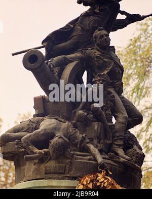 MONUMENTO COMMEMORATIVO 'AL PUEBLO DEL DOS DE MAYO DE 1808' - 1891 - FOTO AÑOS 60. Autore: MARINAS ANICETO. Ubicazione: ESTERNO. MADRID. SPAGNA. DAOIZ LUIS. VELARDE PEDRO. Foto Stock