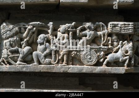 Tempio di Kedareshwara, relieif ornato e belle sculture, Haleedu, Karnataka, India Foto Stock