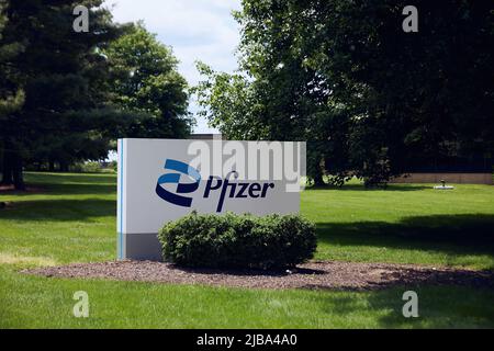 Madison, New Jersey, Stati Uniti. 30 maggio 2022: Pfizer: Una delle aziende biofarmaceutiche più importanti del mondo. Sede centrale di Pfizer. Azienda farmaceutica. Foto Stock