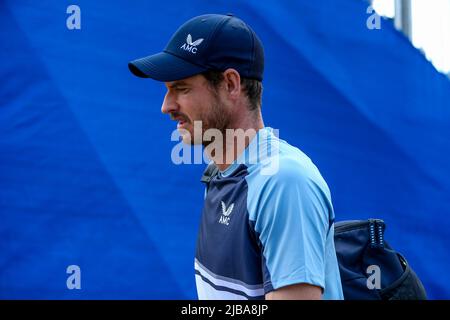 4th giugno 2022; Surbiton Racket & amp; Fitness Club, Surbiton, Londra, Inghilterra: Trofeo Surbiton Torneo di tennis: Andy Murray (GBR) a piedi dopo la pratica. Foto Stock