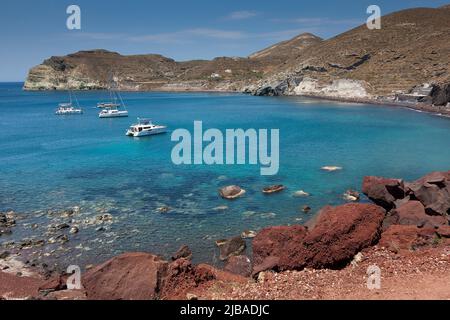 Spiaggia rossa, Isole Cicladi di Santorini, Grecia Foto Stock