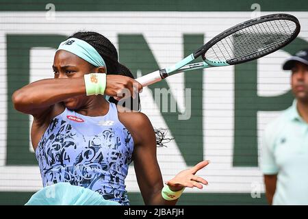Parigi, Francia, Francia. 4th giugno 2022. Coco GAUFF degli Stati Uniti durante il giorno quattordici di Roland-Garros 2022, French Open 2022, torneo di tennis Grand Slam allo stadio Roland-Garros il 04 giugno 2022 a Parigi, Francia. (Credit Image: © Matthieu Mirville/ZUMA Press Wire) Foto Stock