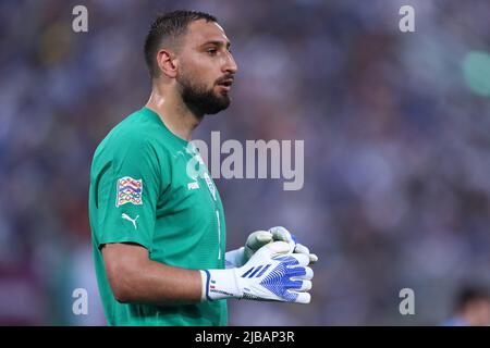 Bologna, Italia. 04th giugno 2022. Gianluigi DONNARUMMA d'Italia si presenta durante la partita del Gruppo C della Lega delle Nazioni UEFA tra Italia e Germania allo Stadio Dall'Ara il 4 giugno 2022 a Bologna. Credit: Marco Canoniero/Alamy Live News Foto Stock