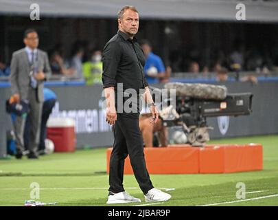 Bologna, Germania. 04th giugno 2022. Calcio, Lega delle Nazioni, fase di gruppo, Gruppo 3, giorno di incontro 1, Italia - Germania, Stadio Renato Dall'Ara: L'allenatore tedesco Hansi Flick. Credit: Federico Gambarini/dpa/Alamy Live News Foto Stock