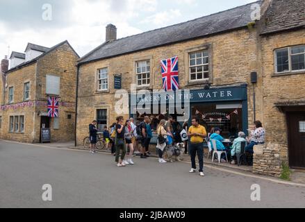 Panetteria in acqua a Bourton sull'acqua Foto Stock