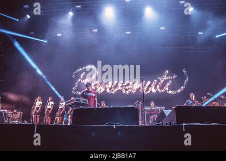 Roma, Italia. 27th giugno 2019. Edoardo D'Erme meglio noto come Calcutta si esibisce sul palco per Rock a Roma all'Ippodromo delle Capannelle di Roma. (Foto di Valeria Magri/SOPA Images/Sipa USA) Credit: Sipa USA/Alamy Live News Foto Stock