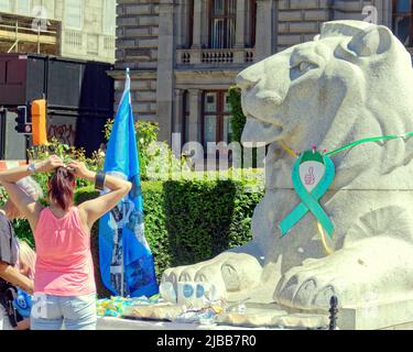 Glasgow, Scozia, Regno Unito 4th giugno 2022. Giustizia per Rhys Bonner ha avuto uno stallo accanto al cenotafio in George Square per evidenziare la mancanza di azione di polizia sugli omicidi dei loro figli. Credit Gerard Ferry/Alamy Live News Foto Stock