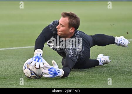 Bologna, Italia. 04th giugno, 2022. Goalwart Manuel NEUER (GER) riscaldamento, Action.Parade. Football UEFA Nations League, fase di gruppo 1.matchday Italy (ITA) - Germany (GER) 1-1, on June 4th, 2022, Renato Dall `Ara Stadium Bologna Credit: dpa/Alamy Live News Foto Stock