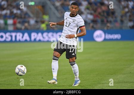 Bologna, Italia. 04th giugno 2022. Benjamin HENRICHS (GER), azione, azione singola, immagine singola, ritaglio, Full body shot, full figure Soccer UEFA Nations League, Group Phase 1st matchday Italy (ITA) - Germany (GER) 1-1, on June 4th, 2022, Renato Dall `Ara Stadium Bologne Credit: dpa/Alamy Live News Foto Stock