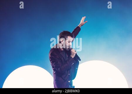 Roma, Italia. 26th Ott 2019. Daniele Silvestri si esibisce a Palazzo dello Sport durante il suo tour ìLa Terra dal vivo sotto i Piediî. (Foto di Valeria Magri/SOPA Images/Sipa USA) Credit: Sipa USA/Alamy Live News Foto Stock