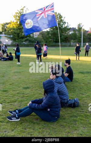 Una veglia è stata tenuta in rebranza di coloro che sono stati uccisi dal Partito Comunista Cinese nel 1989 in Piazza Tiananmen a Pechino. 330 persone hanno partecipato a questa veglia a Edimburgo. Foto Stock