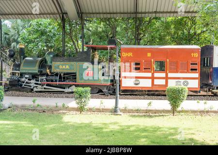 La locomotiva DHR numero 777 è stata costruita per la ferrovia Darjeeling Himalayan. Soprannominato il "treno giocattolo", la ferrovia è di 2 piedi (610 mm) di carreggiata stretta Foto Stock