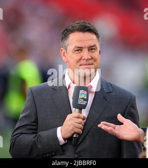 Budapest, Ungheria, 4th giugno 2022. Michael Owen durante la partita della UEFA Nations League alla Puskas Arena di Budapest. Il credito d'immagine dovrebbe essere: David Klein / Sportimage Foto Stock