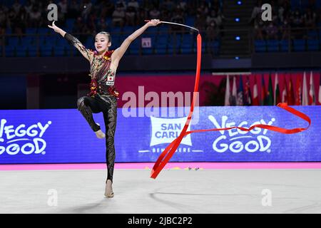 Kita Sumire (JPN) durante la ginnastica ritmica Coppa del mondo 2022, Ginnastica a Pesaro, Italia, giugno 03 2022 Foto Stock