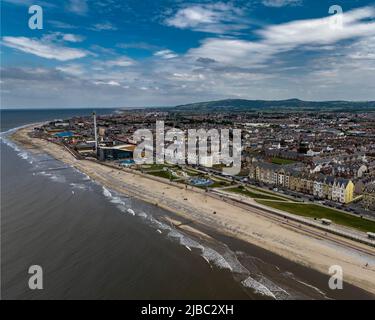 Foto aeree di Rhyl Harbour e Sea Front Foto Stock