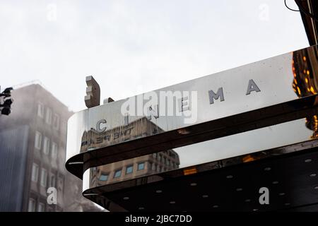 Newcastle upon Tyne Regno Unito: 30th maggio 2022: Commercial Union House demolizione su Pilgrim Street. Vecchi blocchi brutti della torre dell'ufficio che ottengono tirati giù Foto Stock