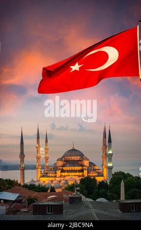 Illuminata turco Moschea Blu durante il periodo di Ramadan, Istanbul Foto Stock
