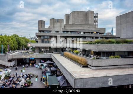 Teatro Nazionale, architettura brutalista a Londons Southbank. Foto Stock