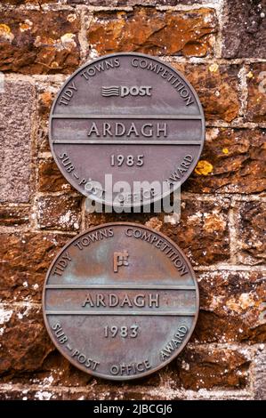 Tidy Town Award del villaggio pianificato di Ardagh, Irlanda. Foto Stock