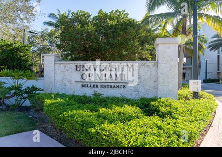 Insegna dell'Università di Miami Ground all'ingresso Miller, Miami, Florida, Stati Uniti. Foto Stock