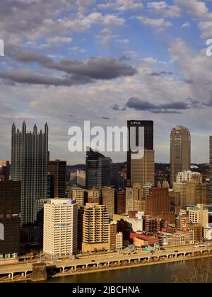 Skyline del centro di Pittsburgh, Pennsylvania, Stati Uniti Foto Stock
