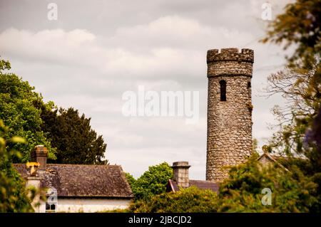 Castledermot Round Tower a Castledermot, Irlanda. Foto Stock