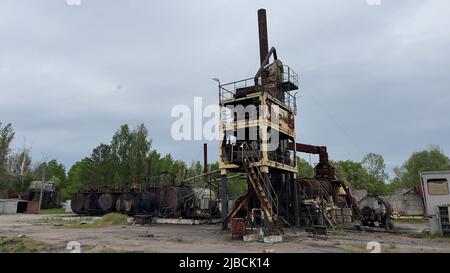 Un residuo abbandonato nei dintorni della centrale nucleare di Cernobyl a Cernobyl, Ucraina, 20 maggio 2022, dopo il ritiro delle truppe russe da Foto Stock