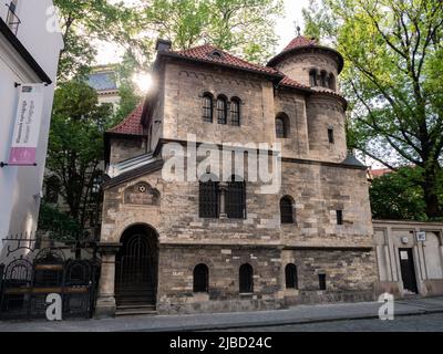 Praga, Repubblica Ceca - Maggio 14 2022: La Sinagoga di Klausen o la sinagoga di Klausova facciata esterna. Foto Stock