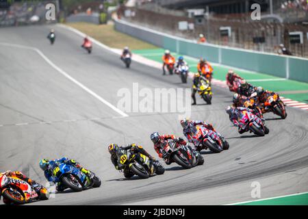 BARCELLONA, SPAGNA - GIUGNO 05 GP ENERGY OF CATALUNYA RACE DAY Fist Corner durante il Gran Premio di Catalogna al Circuit de Barcelona-Catalunya il 05 giugno 2022 a Barcellona, Spagna. Foto Stock