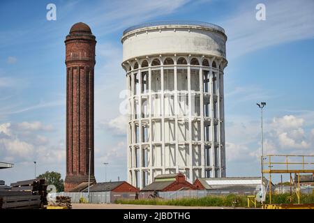 Porto di Goole banchine, Goole Water Towers, 'Salt and Pepper Pot' la sinistra è disutilizzata, Foto Stock