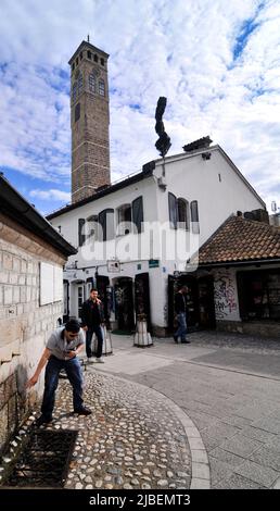 Fontana d'acqua alla Moschea di Gazi Husrev Bey, Sarajevo, Bosnia ed Erzegovina. Foto Stock