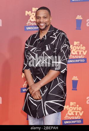 SANTA MONICA, CA - GIUGNO 02: Chike partecipa ai MTV Movie & TV Awards 2021: UNSCRIPTED il 2 Giugno 2022 al Barker Hangar di Santa Monica, California. Credit: Jeffrey Mayer/JTMPhotos/MediaPunch Foto Stock