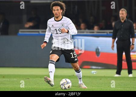 Bologna, Italia. 04th giugno 2022. Leroy SANE (GER), azione, azione singola, immagine singola, ritaglio, Full body shot, full figure Soccer UEFA Nations League, Group Phase 1st matchday Italy (ITA) - Germany (GER) 1-1, on June 4th, 2022, Renato Dall `Ara Stadium Bologne Credit: dpa/Alamy Live News Foto Stock