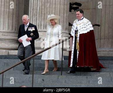 03 giugno 2022 - Londra, Inghilterra, Regno Unito - il principe Carlo e la duchessa Camilla di Cornovaglia lasciando il Servizio Nazionale del Ringraziamento, Cattedrale di San Paolo Foto Stock