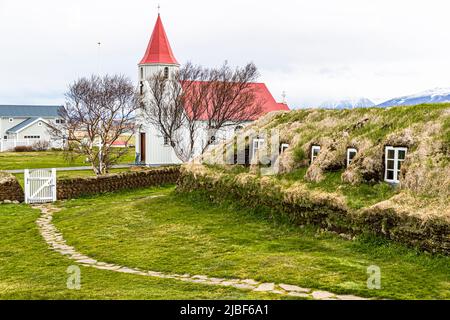 Fattoria e museo Glaumbær sono stati costruiti nel tipico metodo islandese di costruzione della torba Foto Stock