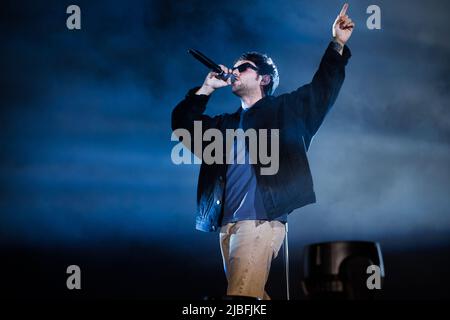 5 giugno 2022, Torino, Torino, Italia: Il cantautore romano Flavio Bruno Pardini, noto come Gazzelle, sul palco della pala Alpitour di Torino (Credit Image: © Bruno Brizzi/Pacific Press via ZUMA Press Wire) Foto Stock