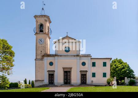 La facciata della Chiesa di San Bartolomeo a Capannoli, Pisa, Italia Foto Stock