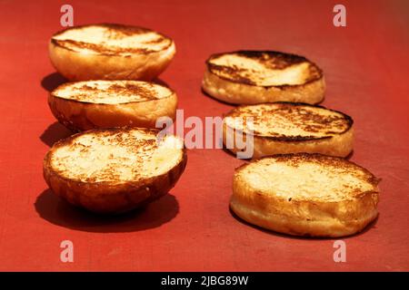 Hamburger o panini vuoti tostati. Foto Stock