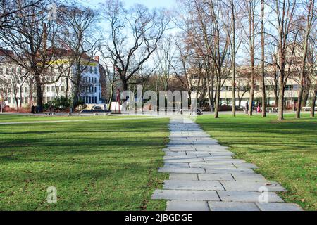Piccolo parco in Turmstrasse (Moabit) a Berlino, Germania Foto Stock