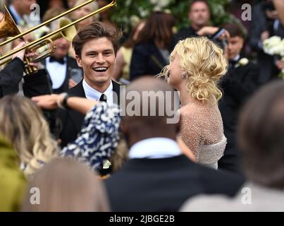 Giugno 6th, 2022. Ely, Regno Unito. Pixie Lott e Oliver Cheshire partecipano al loro matrimonio alla Cattedrale di Ely, Cambridgeshire, Londra. Credit: Doug Peters/EMPICS/Alamy Live News Foto Stock