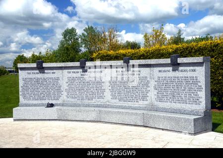 Monumento commemorativo alle forze armate polacche nella seconda guerra mondiale al National Memorial Arboretum, Staffordshire, Inghilterra, Regno Unito Foto Stock