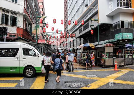 Kuala Lumpur, Malesia - 21 marzo 2017 : il paesaggio urbano di Kuala Lumpur Chinatown nel cielo nuvoloso. Foto Stock