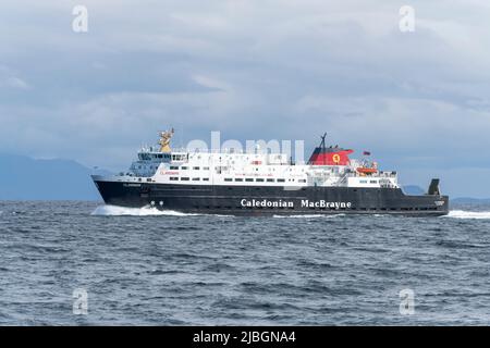 Caledonian MacBrayne traghetto Clansman CalMac, in mare vicino a Eig, Scozia, Regno Unito Foto Stock