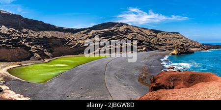 Il Lago Verde vulcanico (Charco de los Clicos) a El Golfo, Lanzarote, Spagna Foto Stock