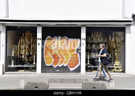 Antiquariato in mostra al Marché aux Puces de Saint-Ouen mercato delle pulci - Parigi - Francia Foto Stock