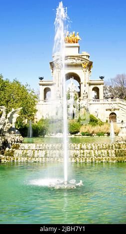 Fontana e stagno del parco Ciudadela, Barcellona, Catalunya, Spagna, Europa Foto Stock